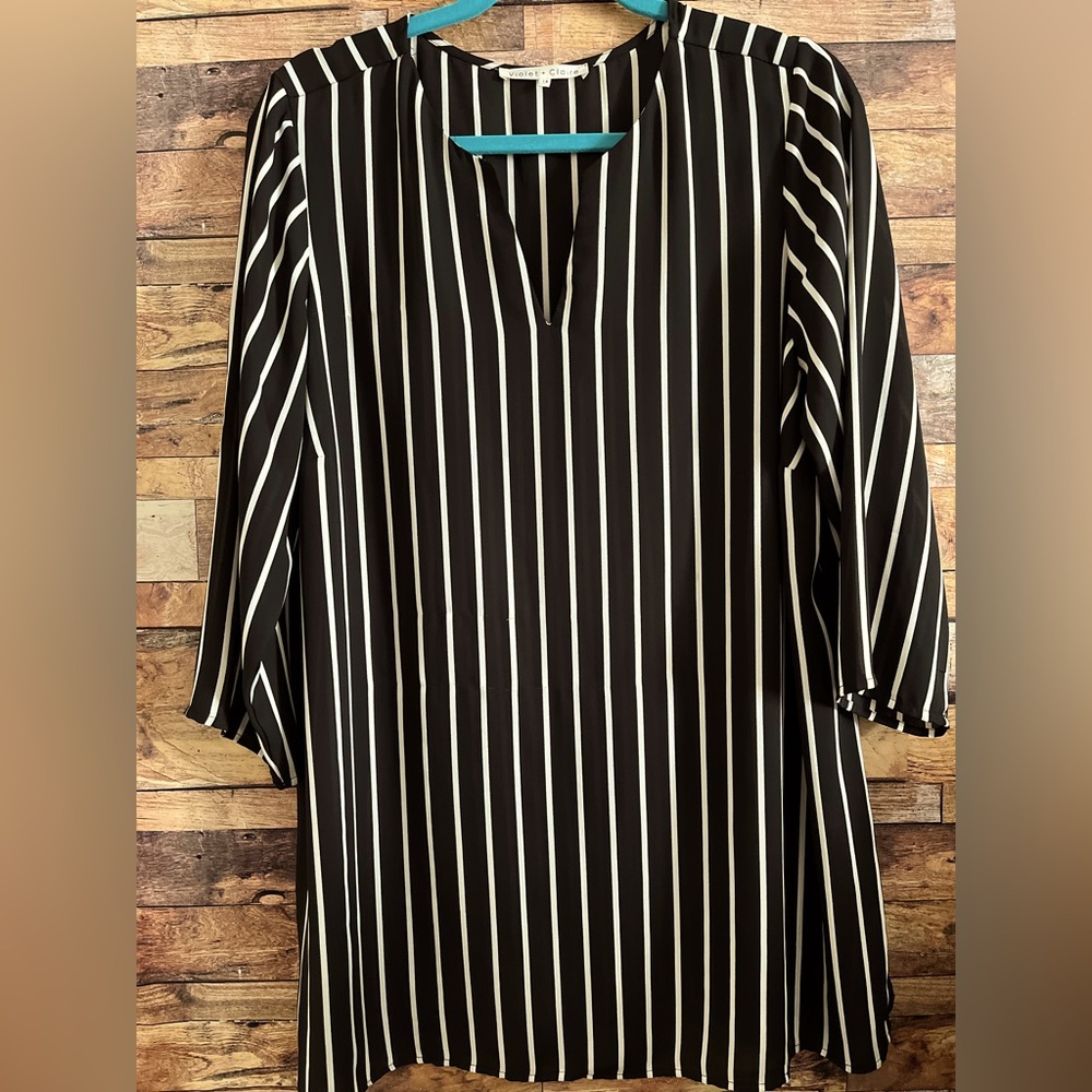 Black & White V-Neck Striped Blouse